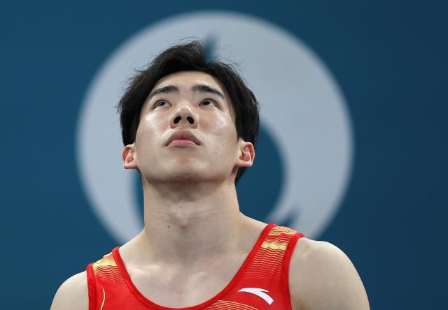 1722475237825001552.jpg 巴黎奥运会丨体操——中国选手张博恒、肖若腾分获男子个人全能亚、季军XxjpseC007947_20240801_MVPFN0A001.jpg